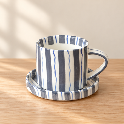 Ensemble tasse à café et soucoupe en céramique